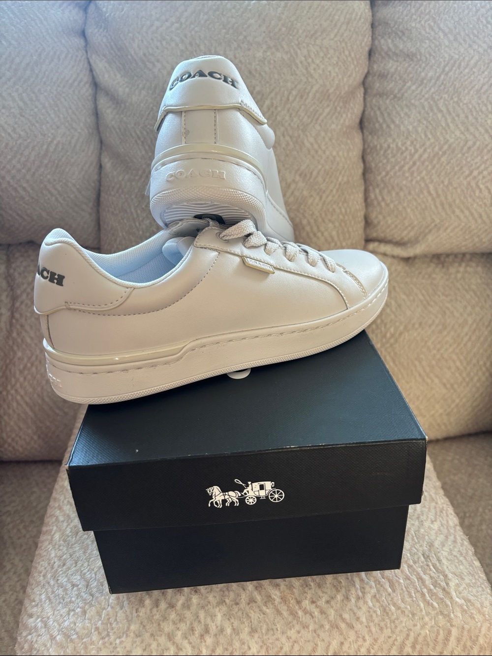 Coach woman Cream Leather Low-Top Sneakers
